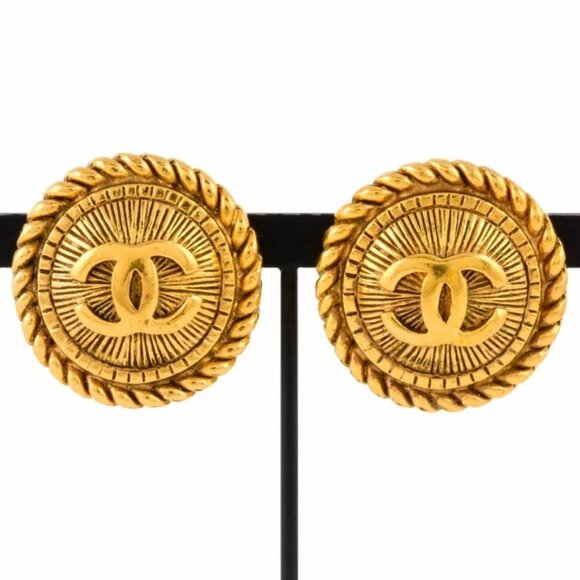 CHANEL CC Logos Round Twist Clip-On Earrings Gold Tone 2343 Auth - Picture 1 of 5